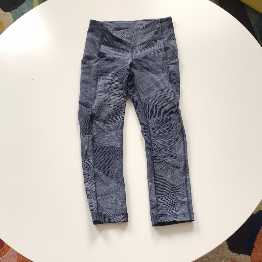 Lululemon speed up crop 21” inseam size 4